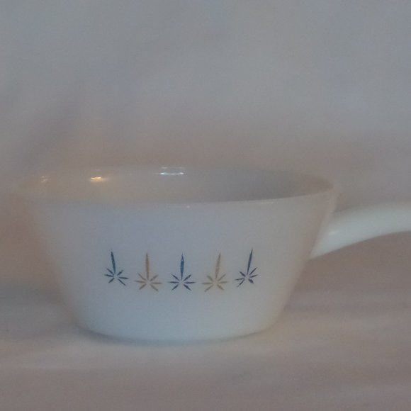 Vintage 1967-1972 Fire King Anchor Hocking Candle Glow Handle Soup Bowl - Picture 3 of 5